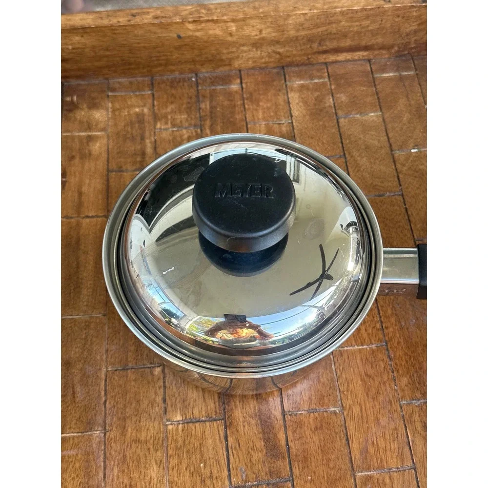 Meyer 18/10 Stainless Steel 1 Quart Saucepan with Lid Impact Bonded Base 0.9LEUC